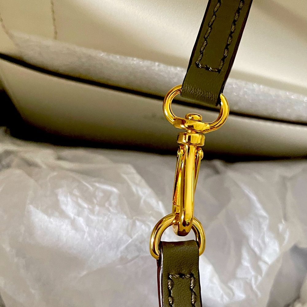 BRAND NEW,  LAUREN, by RALPH LAUREN LEATHER BAG 
OLIVE GREEN 
WITH TOP HANDLES - Picture 6 of 10